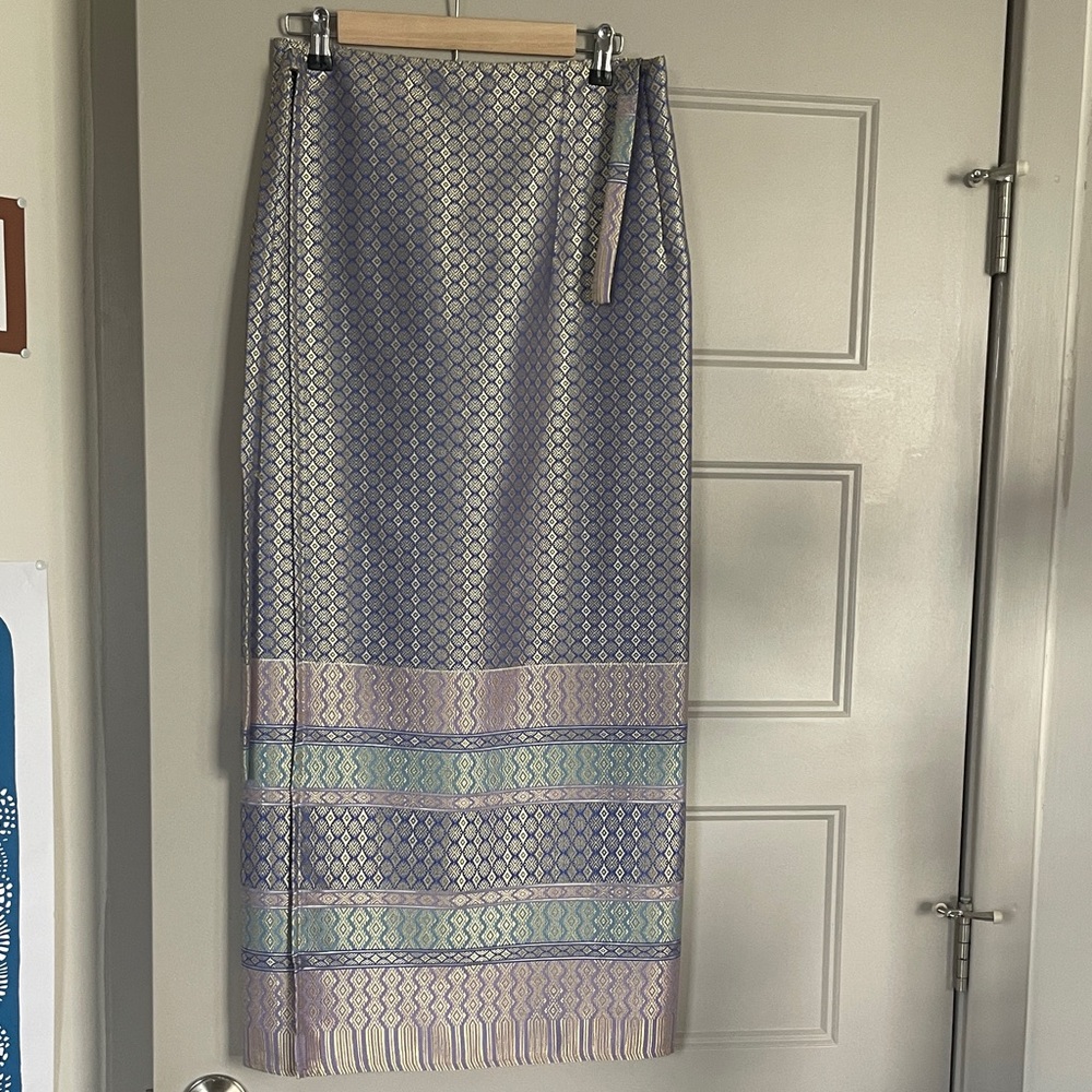 Elegant Patterned Maxi Skirt